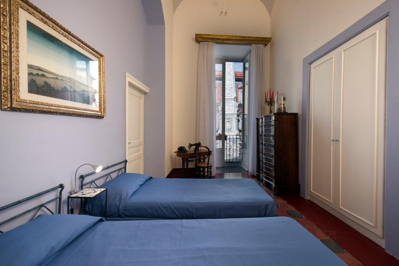 Domus Decumana Apartment Napoli Bagian luar foto
