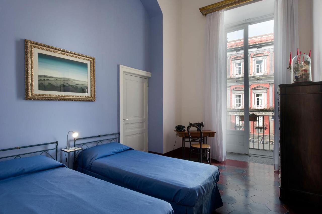 Domus Decumana Apartment Napoli Bagian luar foto