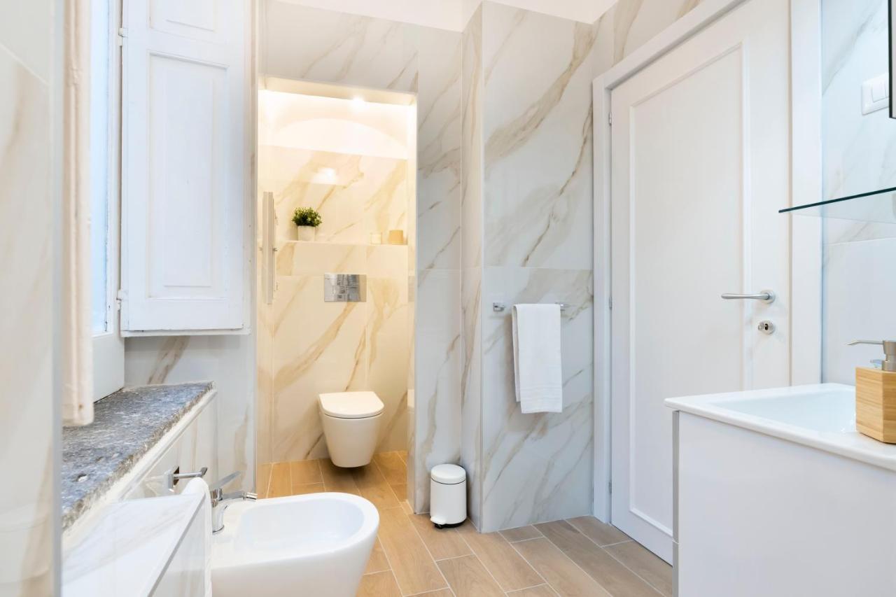 Domus Decumana Apartment Napoli Bagian luar foto