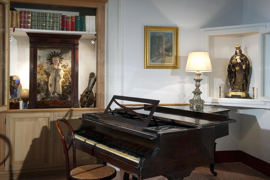 Domus Decumana Apartment Napoli Ruang foto